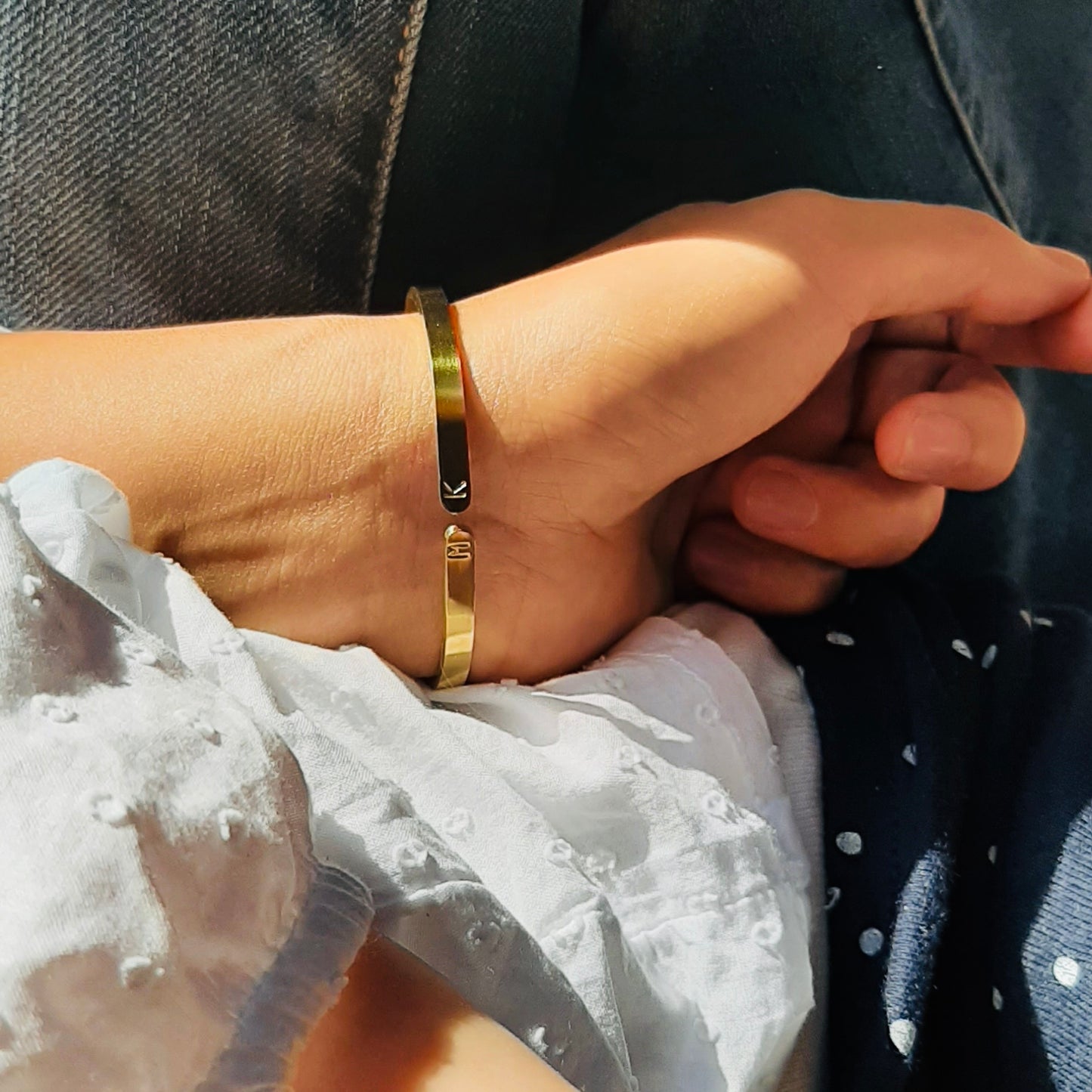 DARIAN | Fine Initials Bangle