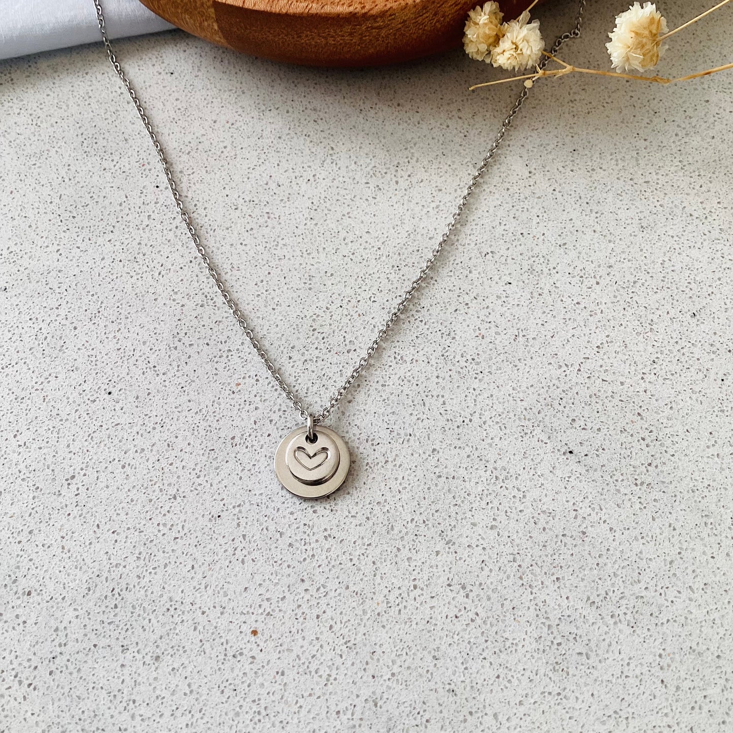collier personnalisé estampé à la main en acier inoxydable argenté