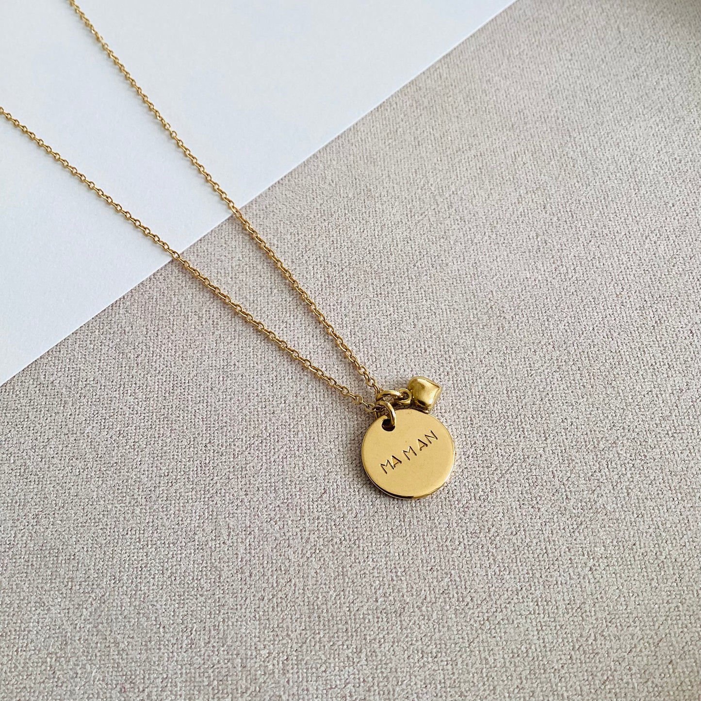 collier personnalisé estampé avec pendentif petit coeur
