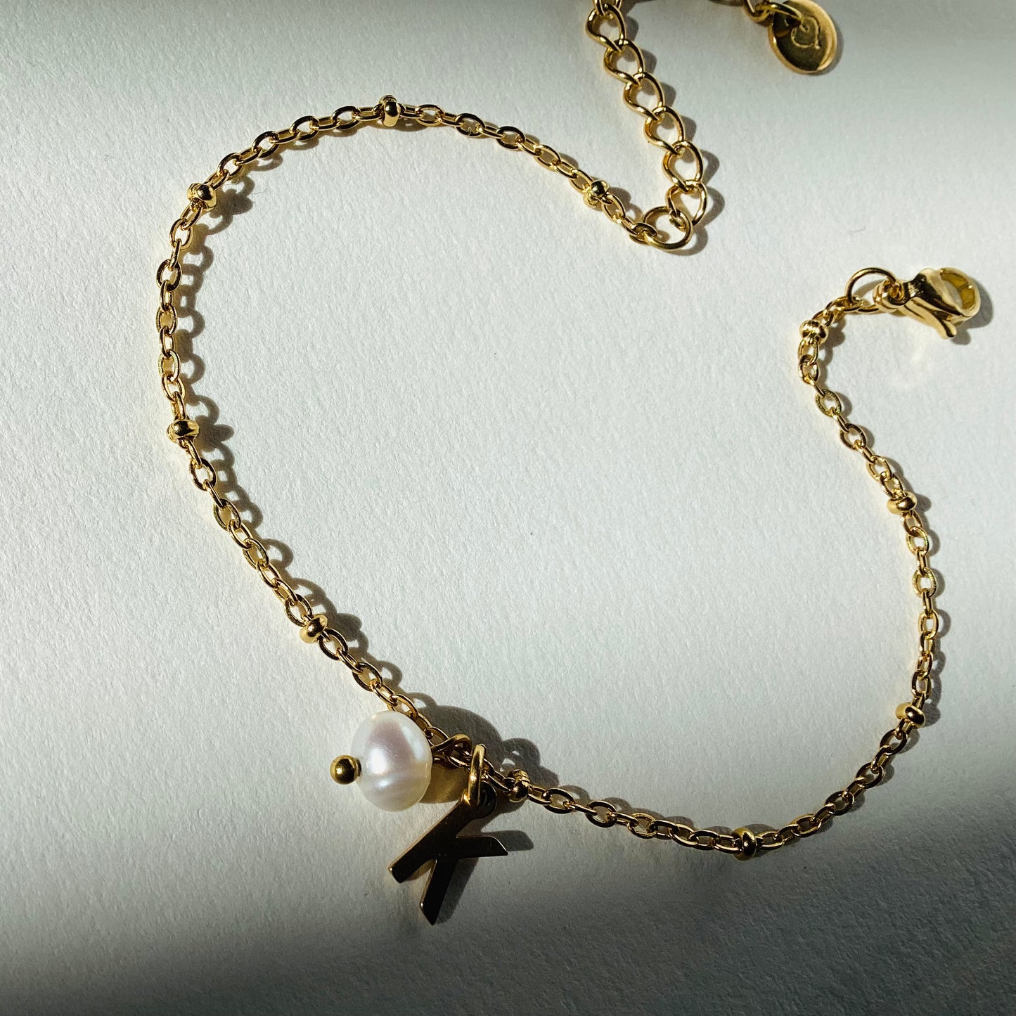 bracelet intiale personnalise avec perle de culture