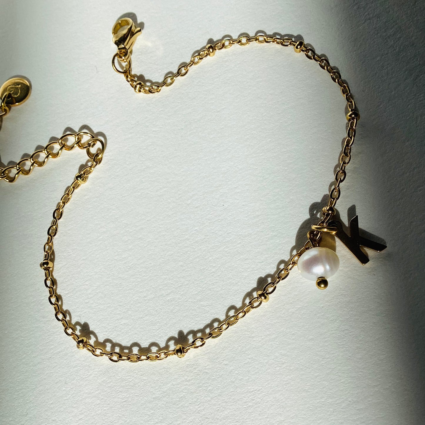 bracelet personnalise avec initiale et perle