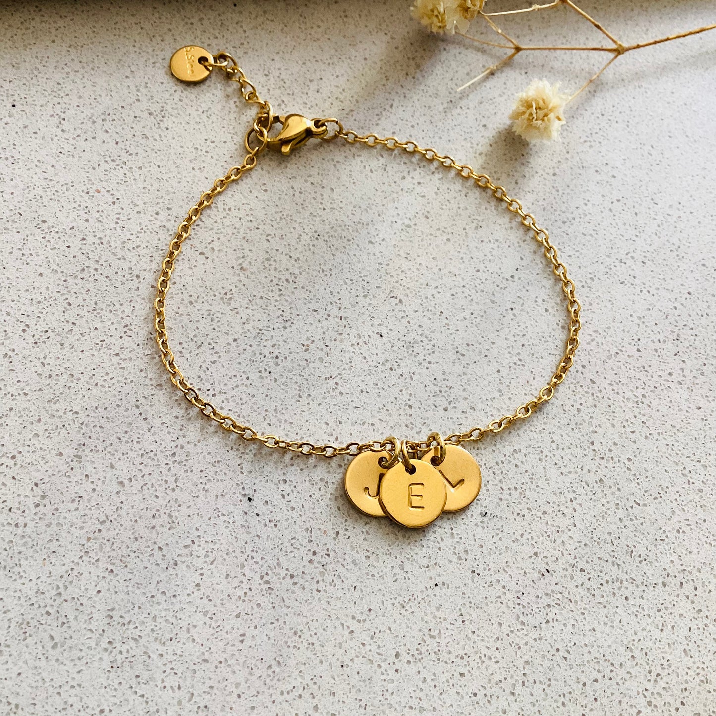 bracelet personnalisé poinçonné à la main