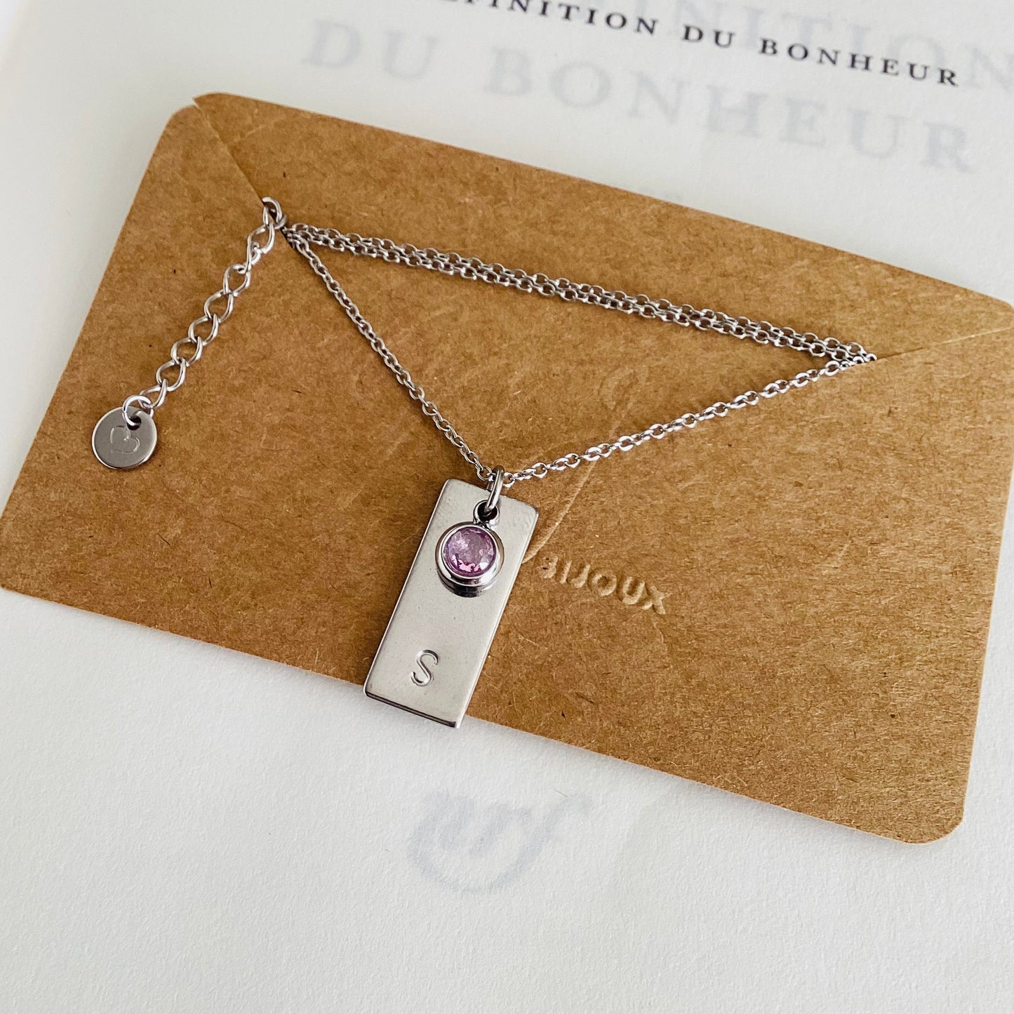 collier initiale pendentif rectangle et pierre de naissance acier inoxydable argente