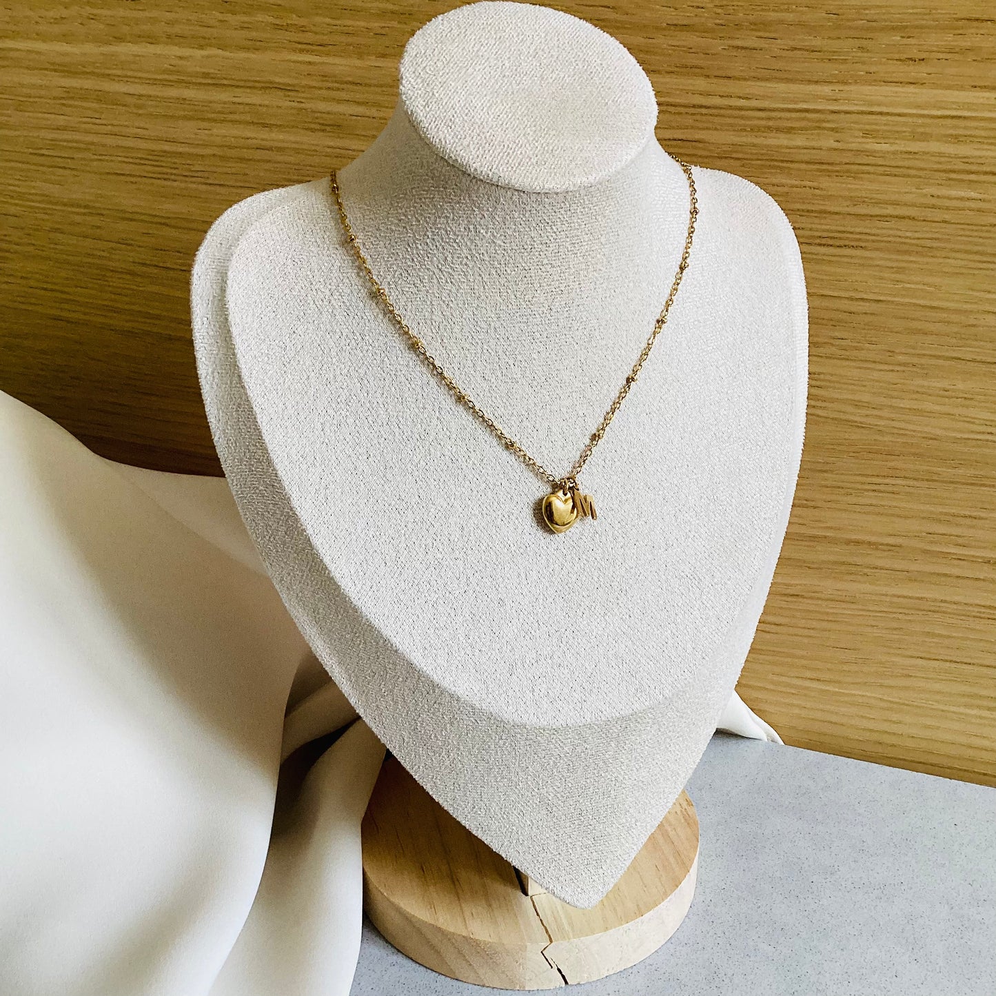 collier pendentif coeur et lettre