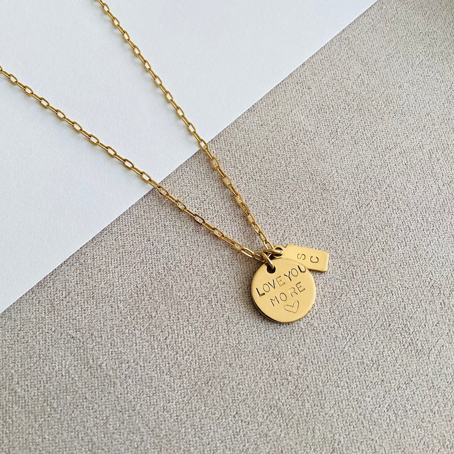 collier pendentif personnalisé en doré