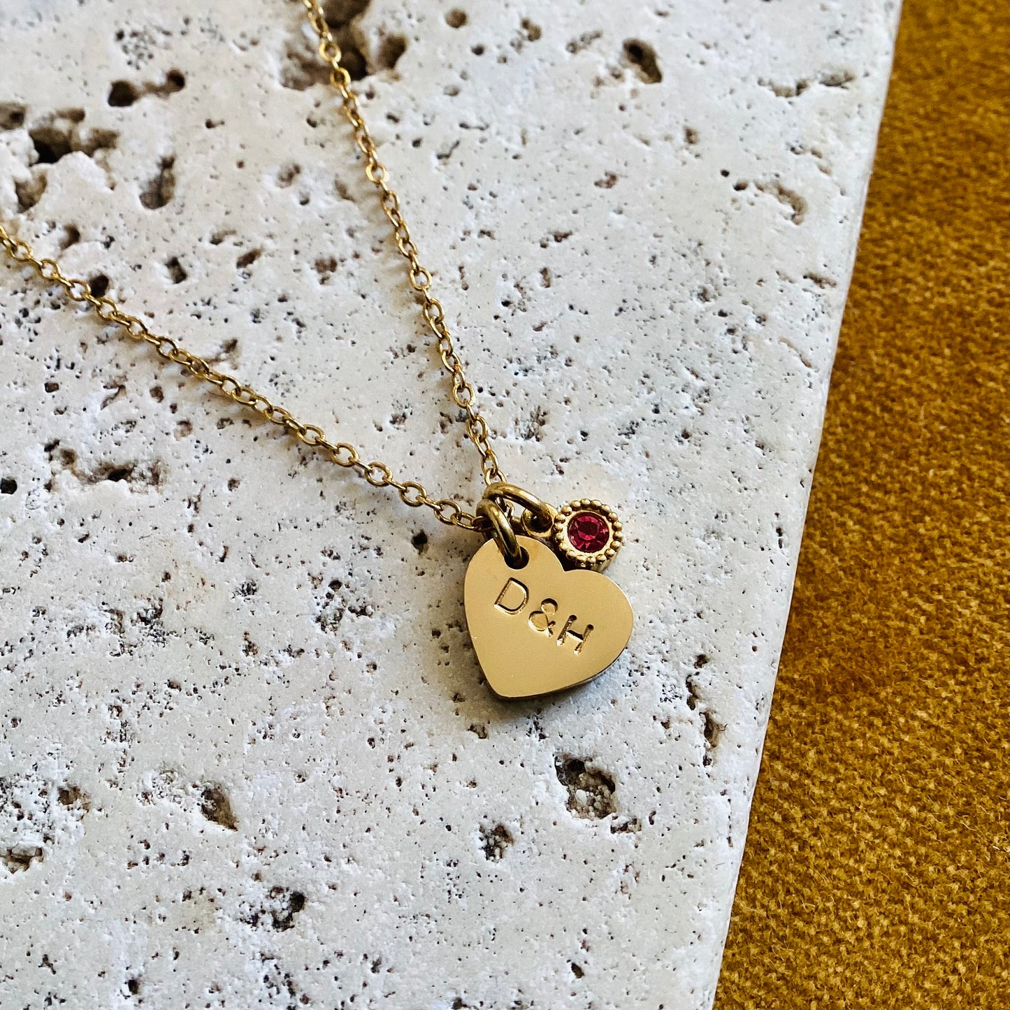 collier personnalise estampe initiales