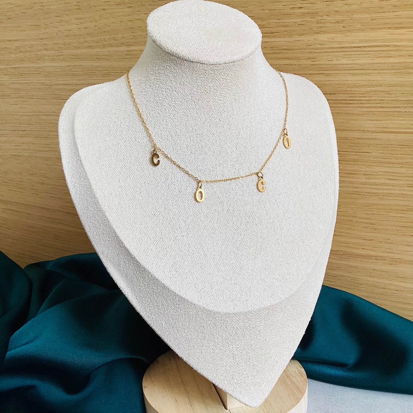 collier prénom avec lettres en acier inoxydable