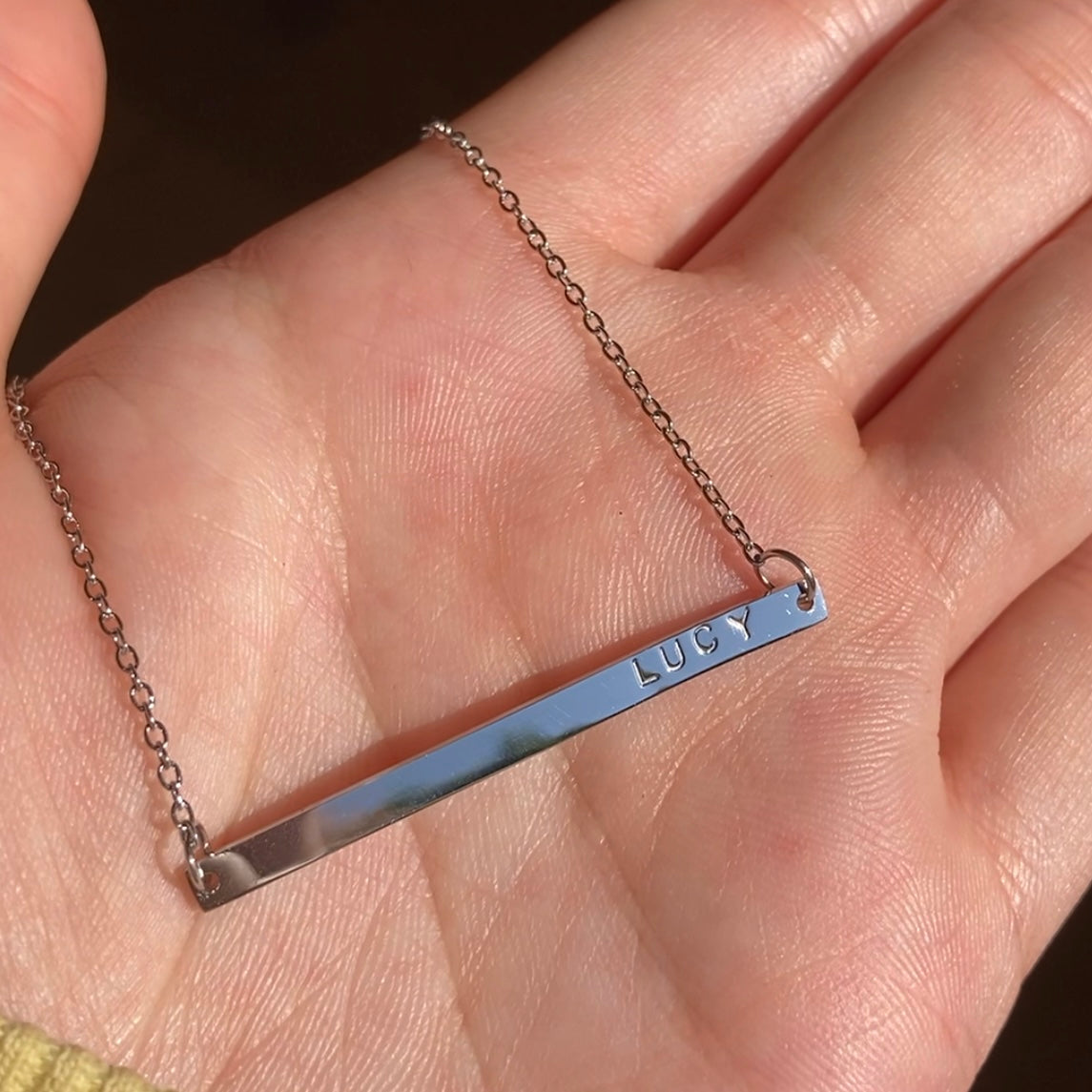collier prénom estampé à la main