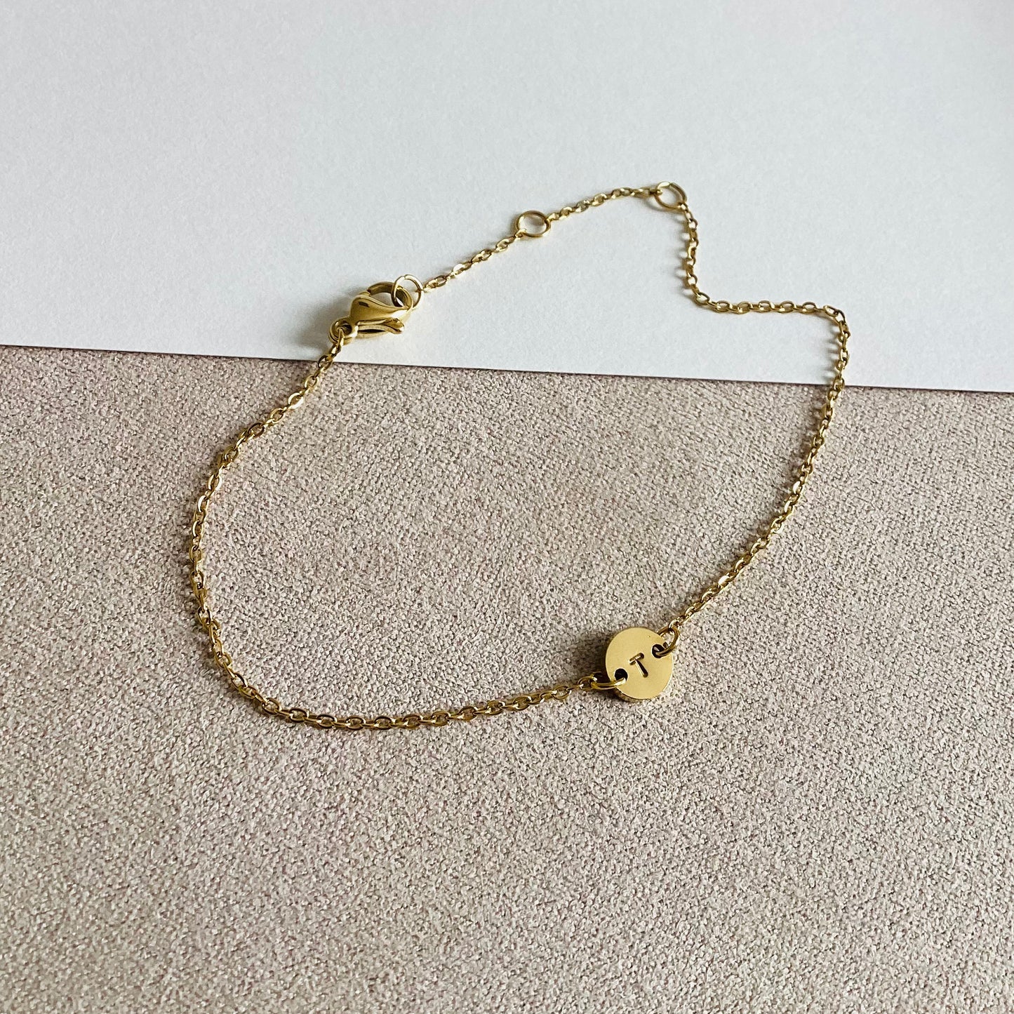 bracelet initiale minimaliste