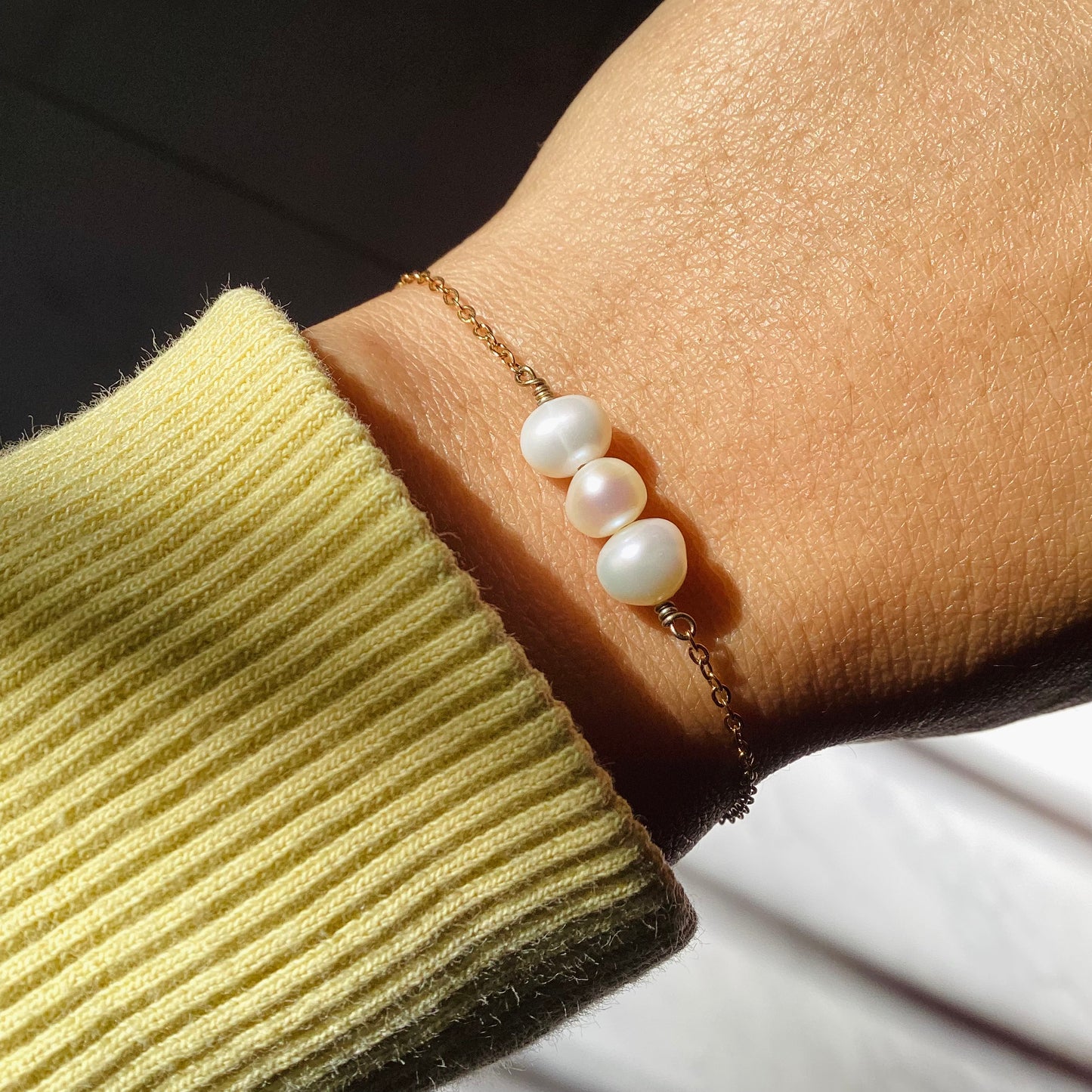 FRANÇOISE | Minimalist Pendant Bracelet - Cultured Pearl