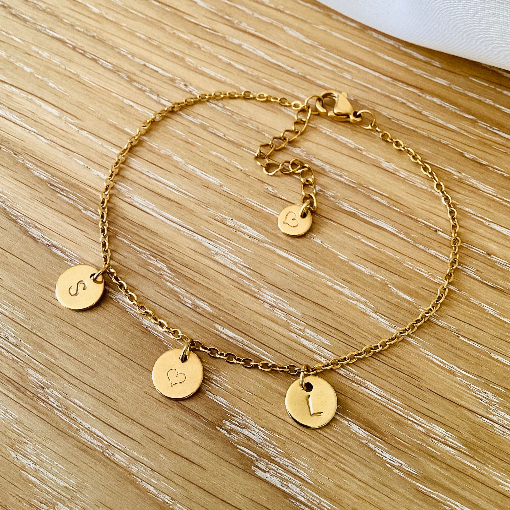 bracelet personnalise estampe avec initiales cadeau personnalise