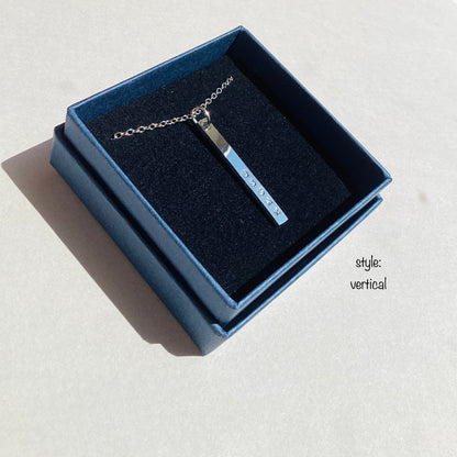 collier estampé vertical