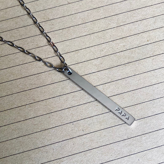 collierpersonnalisé pendentif rectangle estampé à la main